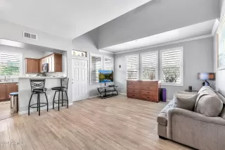 Photo #6: 6995869 Listing 