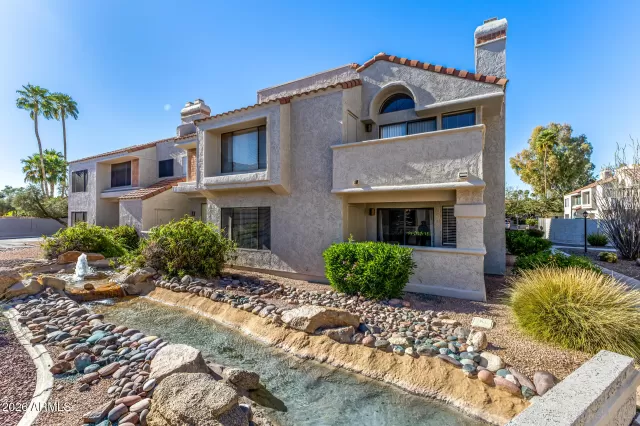 MLS: 6995910 Condo For Sale