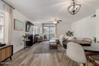 Photo #6: 6995910 Listing 