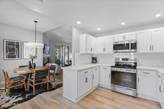 Photo #6: 6995935 Listing 