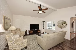 Photo #5: 6996075 Listing