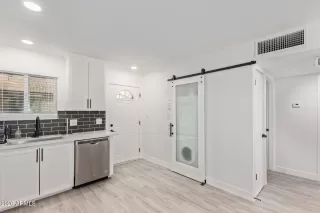 Photo #2: 6996115 Listing 