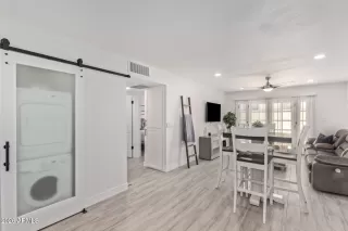 Photo #3: 6996115 Listing 