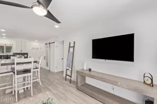 Photo #5: 6996115 Listing 