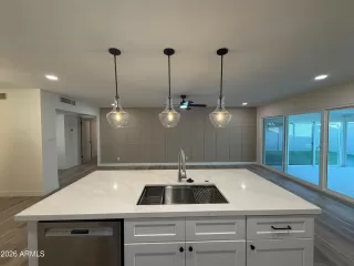 Photo #5: 6996249 Listing 