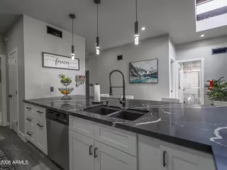 Photo #5: 6996304 Listing 