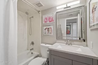 Photo #6: 6996383 Listing 