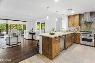 Photo #4: 6996822 Listing 