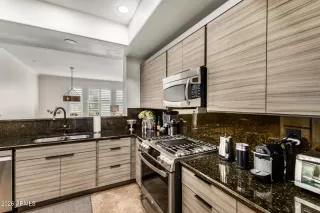 Photo #6: 6996852 Listing 