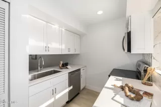 Photo #2: 6997347 Listing 