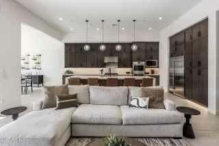 Photo #5: 6997600 Listing 