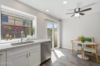 Photo #5: 6997680 Listing 