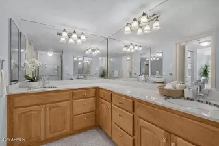 Photo #5: 6997858 Listing