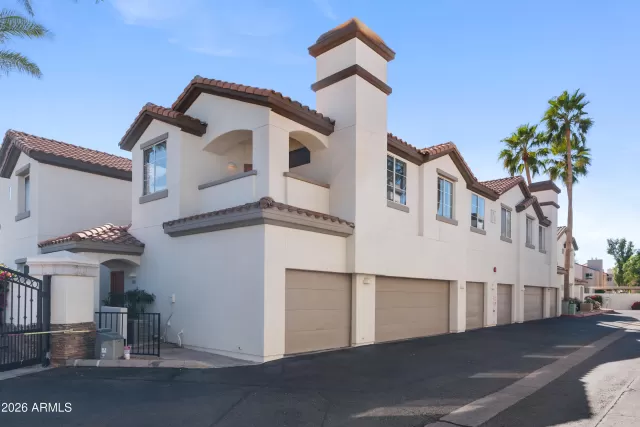 MLS: 6997983 Condo For Sale