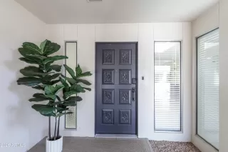 Photo #2: 6998000 Listing 