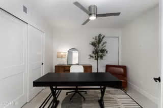 Photo #4: 6998000 Listing 