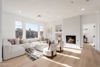 Photo #2: 6998013 Listing 