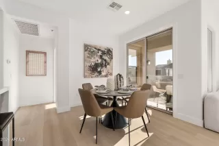 Photo #5: 6998013 Listing 