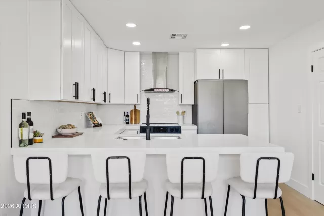 MLS: 6998184 Condo For Sale