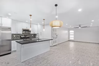 Photo #1: 6998272 Listing 