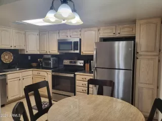 Photo #4: 6998301 Listing