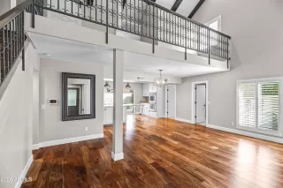 Photo #5: 6998357 Listing 