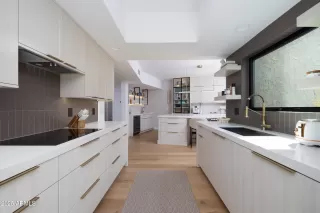 Photo #4: 6998476 Listing 