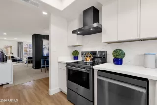 Photo #4: 6998564 Listing