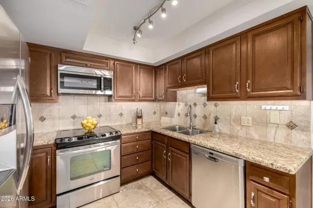 MLS: 6998672 Condo For Sale