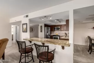 Photo #4: 6998672 Listing