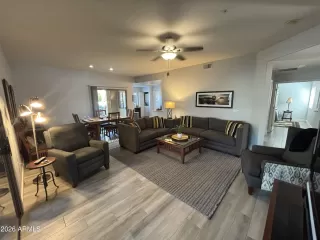 Photo #5: 6998777 Listing