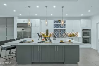 Photo #5: 6998801 Listing