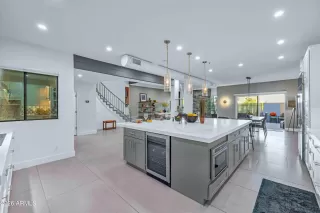 Photo #6: 6998801 Listing