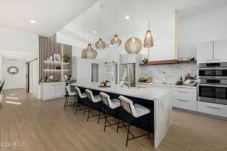 Photo #2: 6998820 Listing 