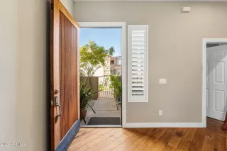 Photo #6: 6998880 Listing 