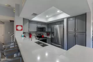 Photo #4: 6998935 Listing