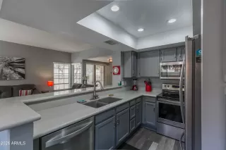 Photo #5: 6998935 Listing