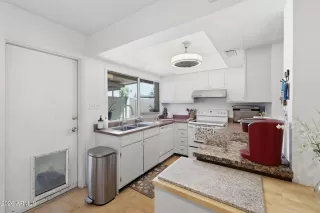 Photo #6: 6999065 Listing 