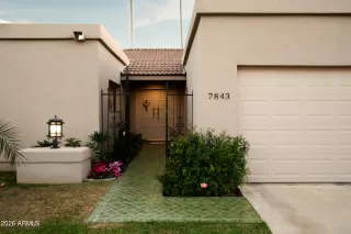 Photo #3: 6999398 Listing