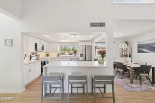 Photo #5: 6999411 Listing