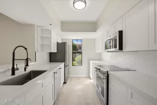 Photo #5: 6999678 Listing 