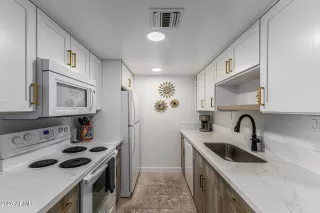 Photo #4: 7000089 Listing 