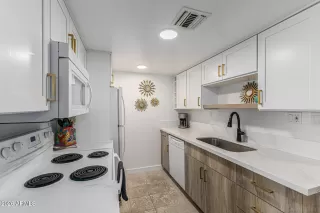 Photo #6: 7000089 Listing 