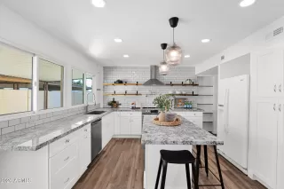 Photo #6: 7000516 Listing 