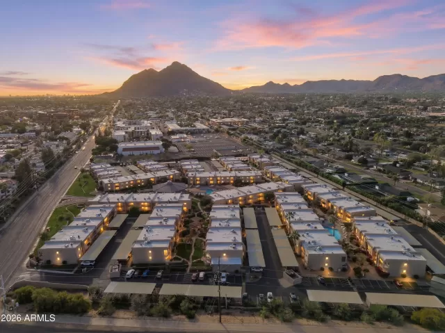 MLS: 7000683 Condo For Sale