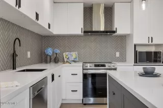 Photo #1: 7000763 Listing 