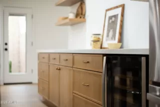 Photo #5: 7001433 Listing