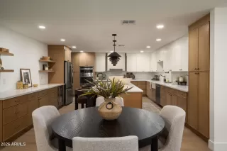 Photo #6: 7001433 Listing