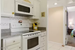 Photo #5: 7001722 Listing