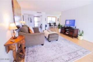 Photo #5: 7001853 Listing